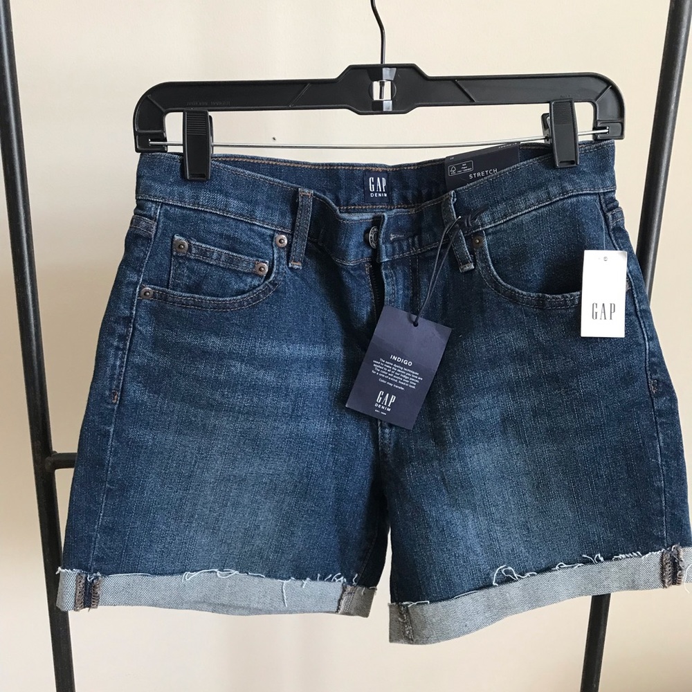 GAP • 5” Denim shorts • Size 27 • NWT